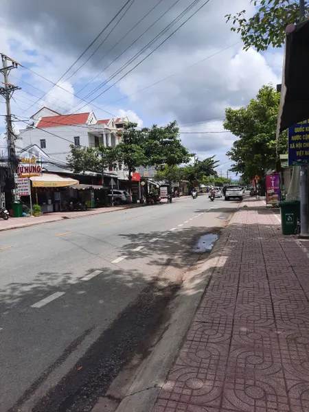 Cần bán gấp lô đất có nhà ở mặt tiền quốc lộ 28, trung tâm thị trấn Ma Lâm