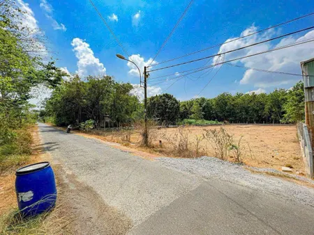 Bán đất 1933.9m² ngang 27m giá 12.5 tỷ Xã Phú Hòa Đông