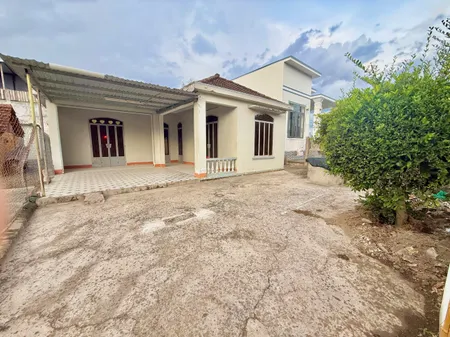 Bán lô đất đẹp Diên Sơn ngang 10m 
Diện tích : 220m2 Giá : 1ty9 lh e Số chứng chỉ: