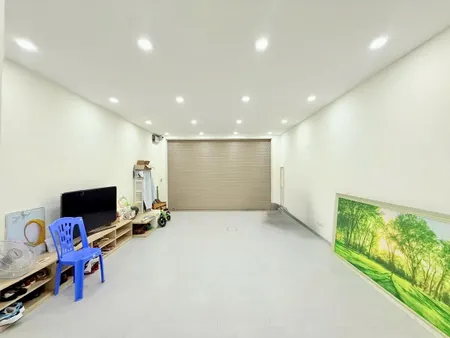 🏡 CỰC HIẾM! Phân Lô Hoàng Cầu, 7T thang máy - Gara ô tô - Ngõ Nông - Hàng Xóm Quận Uỷ