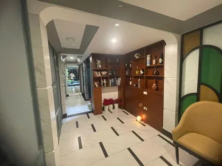 Bán khách sạn mặt phố Hàng Bè, 120m2, 7 tầng thang máy, tổng 16 phòng, 89.5 tỷ