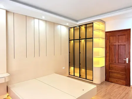 VĂN CHƯƠNG 6 TẦNG THANG MÁY MỚI GẦN HỒ, MẶT TIỀN ĐẸP, THOÁNG TRƯỚC SAU