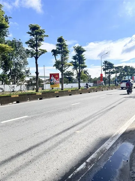 Chủ bán rẻ 108m2 full đất ở đã trừ lộ giới mặt tiền đường nguyễn hữu trí, tt tân túc, bình chánh