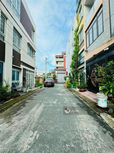 Duy nhất 1 lô hxh 6m ngay mặt tiền lê văn chí gần ngã tư thủ đứcmetro 100m2 full thổ khu dân trí