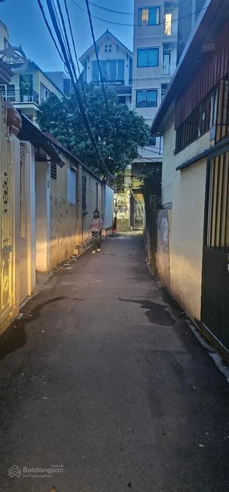 Ngõ thông ba gác, 30m ra ôtô, sổ phân lô nở hậu, thửa đất đẹp vượng khí. dt 21m2 mt 3,2m giá 3,85tỷ