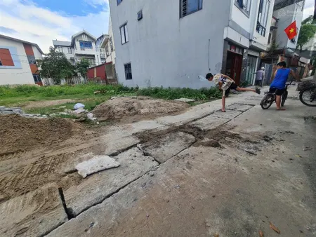 Bán 379m2 vân nội đông anh, đất vip chia 3, giá siêu rẻ 45tr/m2, 2 mặt tiền, vuông vức
