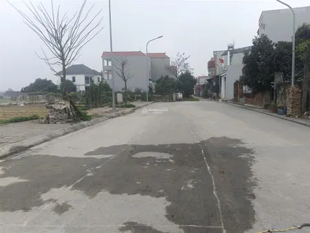 Tôi chính chủ cần bán 70.84m2 đất đấu giá thụy lôi, mt 6m, đường trải nhựa rộng 10m, giá nhỉnh 5 tỷ