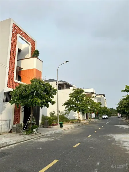 Bán đất góc 2 mặt tiền diện tích 305m, p hoà minh, liên chiểu khu vực trung tâm tiện xây cao tầng
