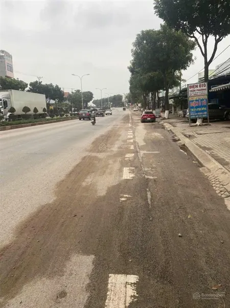 Đất làm kho bãi mặt tiền đường trường sơn, 1074m2 có 300m2 đất ở