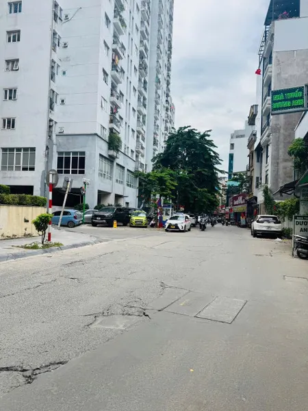 BÁN NHÀ PHỐ NGUYỄN PHÚC LAI. HOÀNG CẦU. 100M2 - 7 TẦNG. THANG MÁY. KINH DOANH.