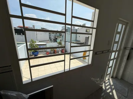 Bán nhà MT đường rộng tại Q6