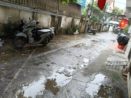 BÁN NHÀ CẤP 4 PHỐ HOÀNG QUỐC VIỆT – 42m² – MT 4.1m – Giá 9.9 Tỷ