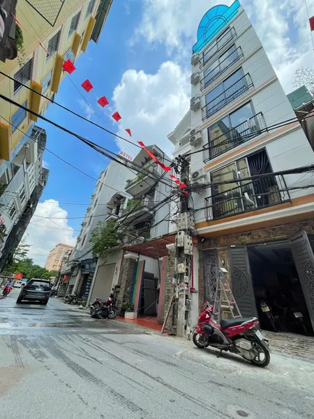 ÁN NHÀ 7 TẦNG THANG MÁY–GARA Ô TÔ–KINH DOANH CHO THUÊ 9 PHÒNG–GẦN AEON MALL LONG BIÊN