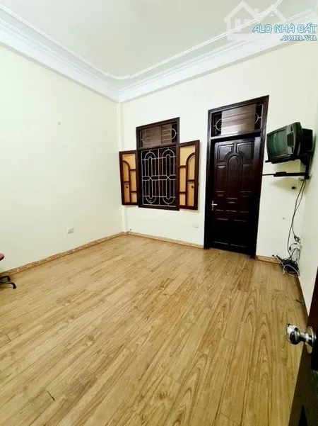 Cho thuê nhà Trịnh Đình Cửu – Thanh Xuân DT 50m x 3 tầng, ôtô đi qua giá thuê 11tr/th
