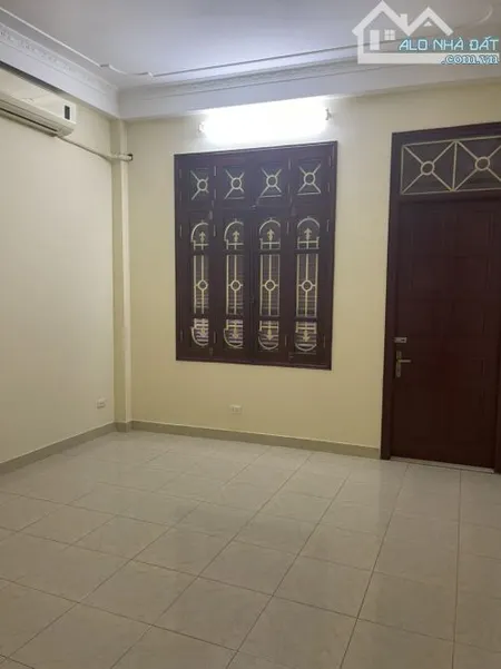Cho thuê nhà Vương Thừa Vũ - Thanh Xuân DT 45m x 4 tầng, thông sàn, ôtô giá 11tr/th