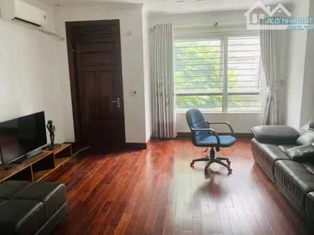 Cho thuê nhà Hoàng Quốc Việt – Cầu Giấy DT 45m x 5 tầng, sạch đẹp giá thuê 12tr/th