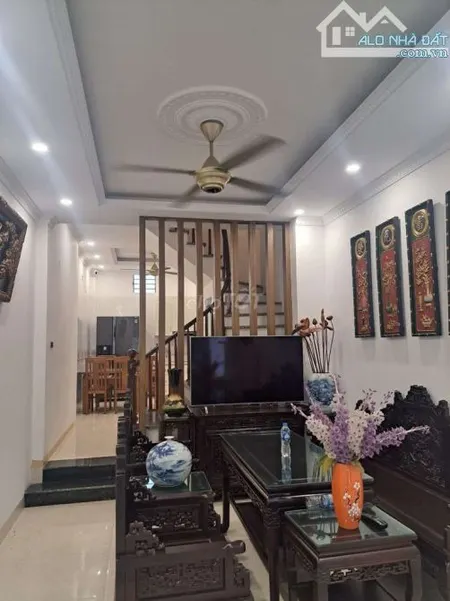 Cho thuê nhà đường Bưởi – Ba Đình DT 45m x 5 tầng, hiện đại, ngõ thông giá thuê 17tr/th