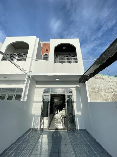 NHÀ FULL NỘI THẤT SÂN TRƯỚC SAU NGAY TRUNG TÂM PHƯỜNG TÂN TRIỀU