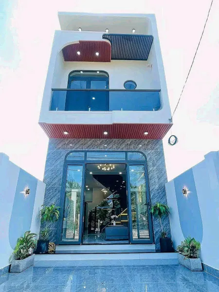 NHÀ HOÀN CÔNG SIÊU ĐẸP 120m2, TẶNG NỘI THẤT, KẾ ỦY BAN, TRƯỜNG HỌC VÀ BỆNH VIỆN CÁCH 500m