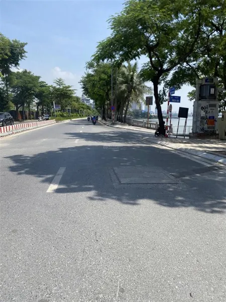 Đất vàng lạc long quân, 2 mặt tiền, ô tô tránh, gần hồ tây, phù hợp xây tòa nhà, kinh doanh, đầu tư