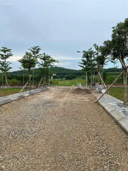Chính chủ bán lô đất view hồ đá bạc dt 70m2 mt 5m thế đất lưng tựa núi chân đạp thủy cực hiếm