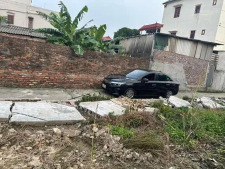 Hàng hiếm còn sót tài chính chưa đến 1 tỷ 5 dt 95m2 mt hậu 4m50 ngõ ôtô thông dân cư đông gần kcn