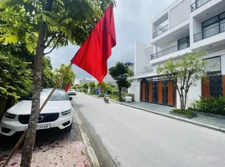 Bán đất biệt thự đường ngô hùng ngay ubnd thành tô hải an 143.7m2 mặt tiền 9m