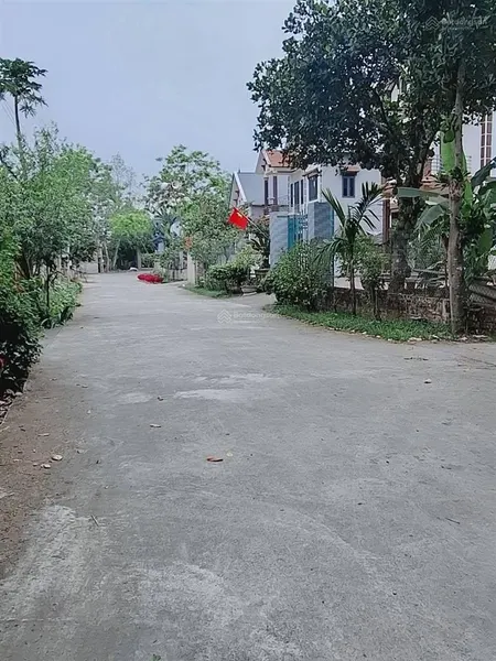 Lô góc hai mặt tiền trục xã kinh doanh buôn bán tốt. 138m2