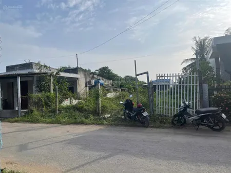 Bán đất chính chủ tổng dt 549m2 mặt tiền chợ xã thừa đức