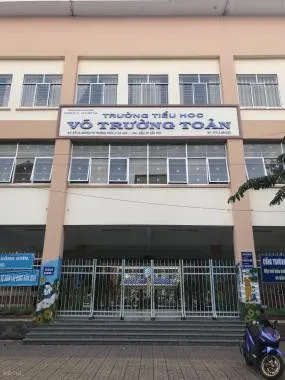 Nhà biệt thự mặt tiền đối diện trường tiểu học