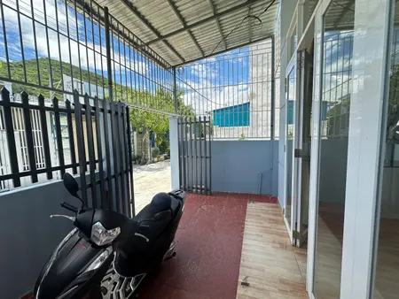 Cần bán gấp nhà khu tái định cư Hòn Thơm-Hòn Nghê Vĩnh Ngọc ( này thuộc phường Tây Nha Trang.)