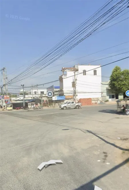 Chỉ 38 tỉ, 1.316m2 đất mặt tiền quốc lộ 1a, có sẵn nhà 500m2, sổ đầy đủ rõ ràng một chủ.