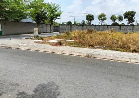 Ngộp cần ra gấp lô góc 2 mt đường nhựa thông 10x13 full thổ cư 1/ cây da tân phú trung củ chi 2ty3