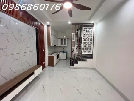 Bán nhà Nguyễn Khang - 40m2 - 5 Tầng - Ngõ ô tô - 10ty8