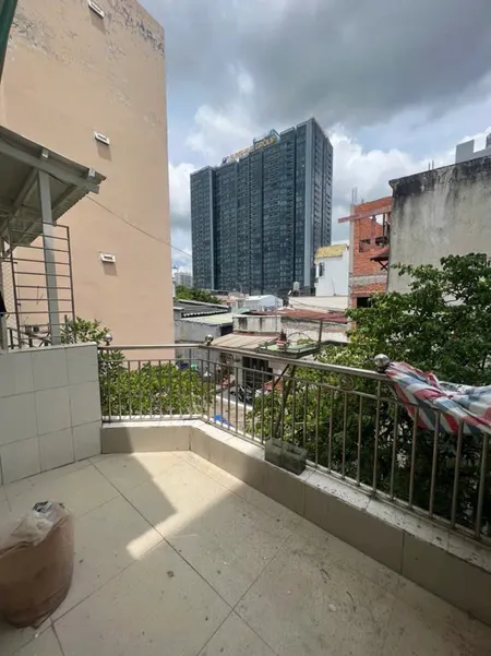 Bán nhà 2 tầng phường Tân Phú cách Phú Mỹ Hưng 200m; 3,8x17m; dân trí cao và an ninh