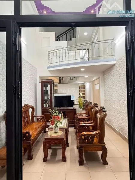 Căn nhà trung tâm 2 mê 150m2 sử dụng, 2pn full nội thất đường Hoàng Diệu 6tr