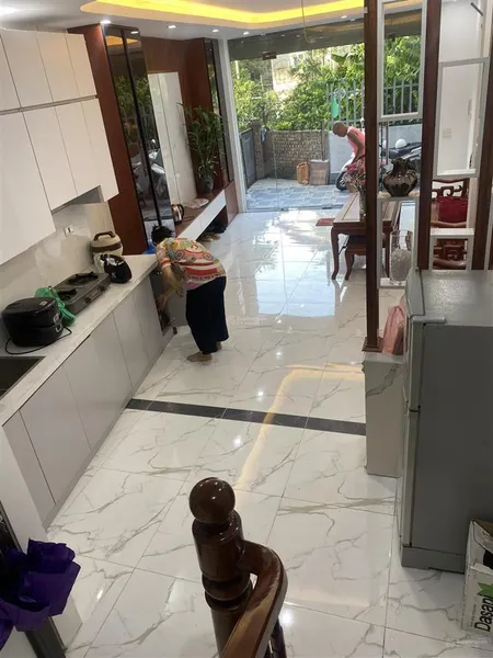 Bán nhà cổ linh,ngay tttm aeon nhà mới sẵn ở ngay full nội thất view thoáng 3 bước ô tô