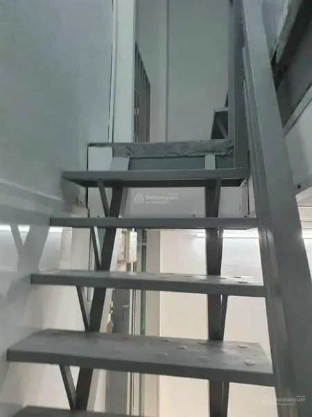 Bán nhà lạc long quân tân bình trệt 2 lầu shr, hẻm 3 gác, giá 1 tỷ 400 bớt lộc
