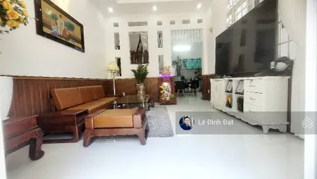 Vị trí đẹp, hẻm 6m, đường phan sào nam, 45m2, 3 tầng lung linh 8 tỷ bé xíu.
