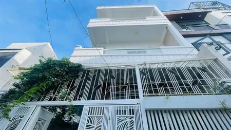 Bán nhà đẹp, tắm biển gần biển hòn chồng phường bắc nha trang ( hẻm nguyễn biểu vĩnh hải)