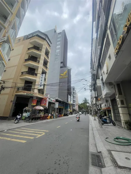 Bán khách sạn hẻm 96 trần phú, nha trang, 12 phòng, cách biển 100m, 135m2 chỉ 20 tỷ