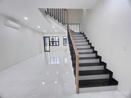 Bán nhà hoàn thiện sim city 4pn 5wc