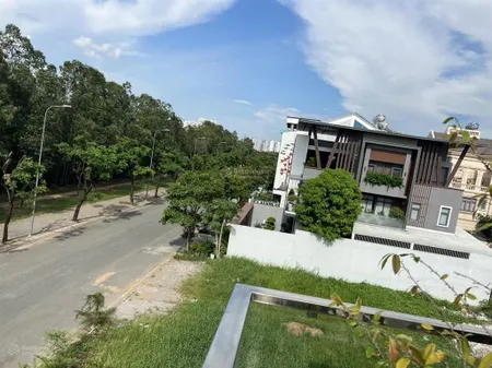 Quá rẻ cho căn biệt thự 240m2 đối diện công viên kdc đại phúc green villa. giá 20 tỷ (giá tốt)