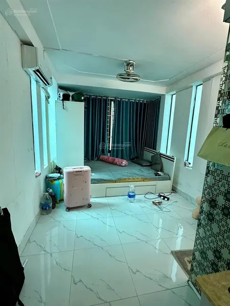 Bán nhà chùa láng diện tích 50m2 5 tầng lô góc , gần phố vừa ở vừa cho thuê doanh thu 40tr/th