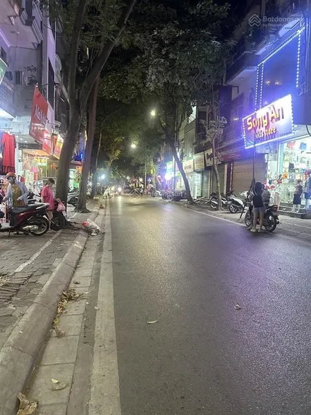 Hiếm!bán nhà phố nghĩa tân, cầu giấy, dt 77m2/mt 4,5m/3 tầng, ô tô 10m, dòng tiền. giá 45 tỷ.