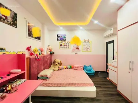 Gần chợ tân hương 3 tầng mới dt 67m2 (6.7 x 10m) chỉ 6 tỷ nhỉnh