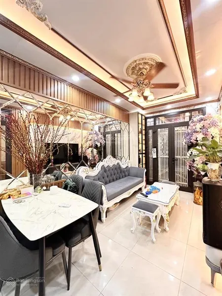 Nhà đẹp ba đình, ngõ thông ô tô đỗ cửa gần hồ tây giá 7,9 tỷ