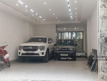 Bán gấp tòa văn phòng kết hợp ở và kinh doanh 100m2 mt5,5m tại phố trạm long biên 26,2 tỷ tl