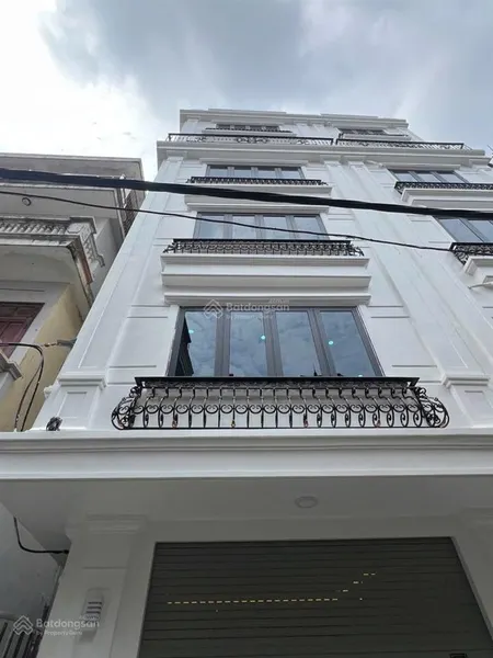 Nhà phố đội cấn, ba đình vị trí cực đẹp 6tầng thang máy kinh doanh ôtô tránh 14 tỷ