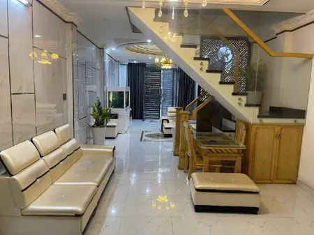 Bán nhà mặt tiền 2 tầng cắt Lý Phục Man; 4x16m; dòng tiền 220tr/năm; tiện kinh doanh
